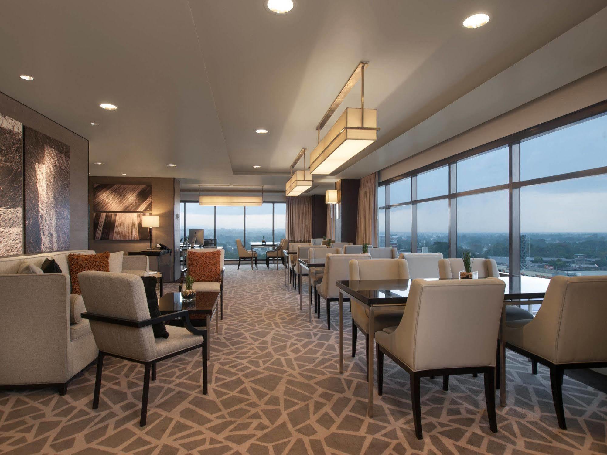Seda Centrio Hotel Кагаян де Оро Екстериор снимка